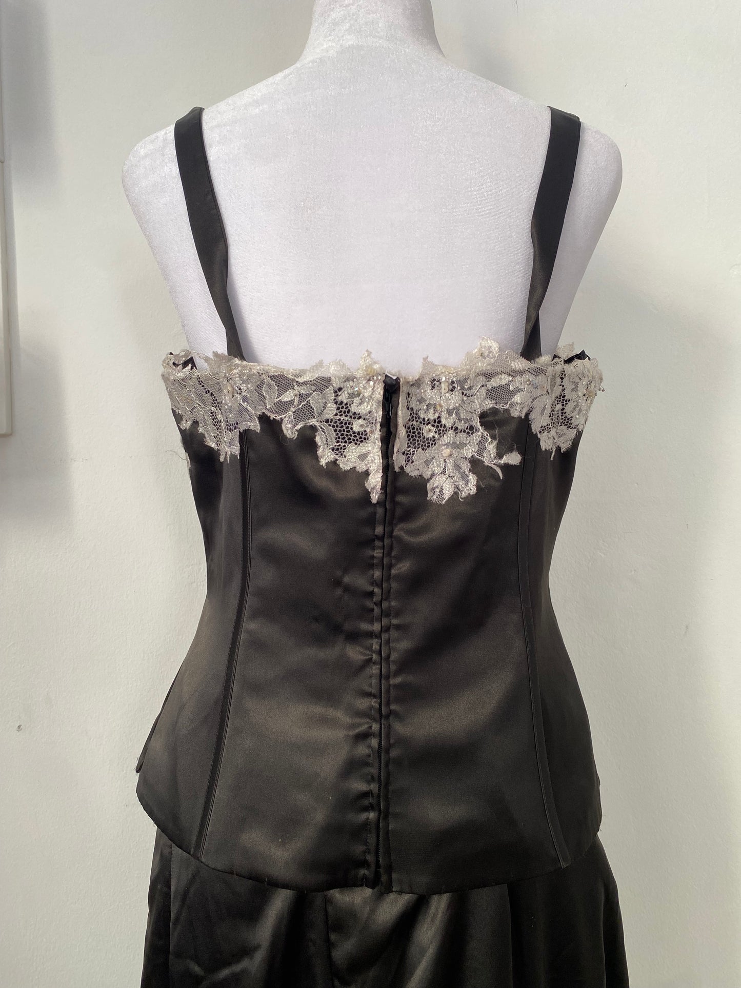 Brand new y2k set with ruffles and amazing lace details