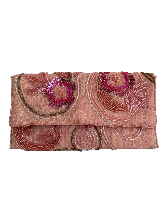 The ultimate summer clutch