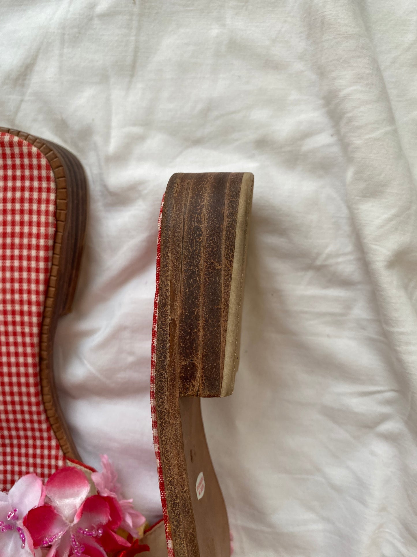 Brand new vintage flower sandal