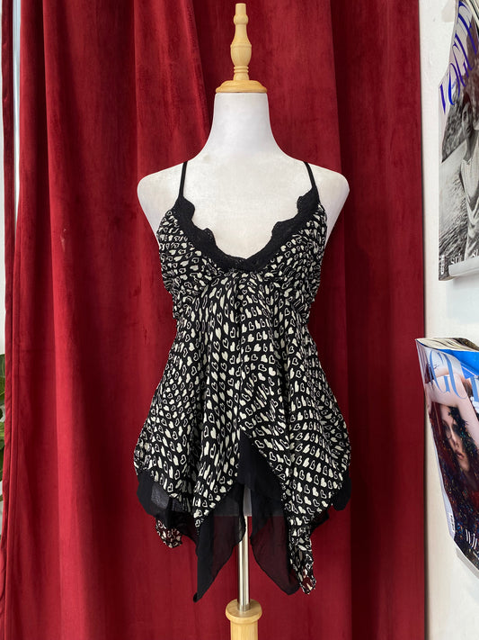 Summer asymmetrical top with heart design š¤