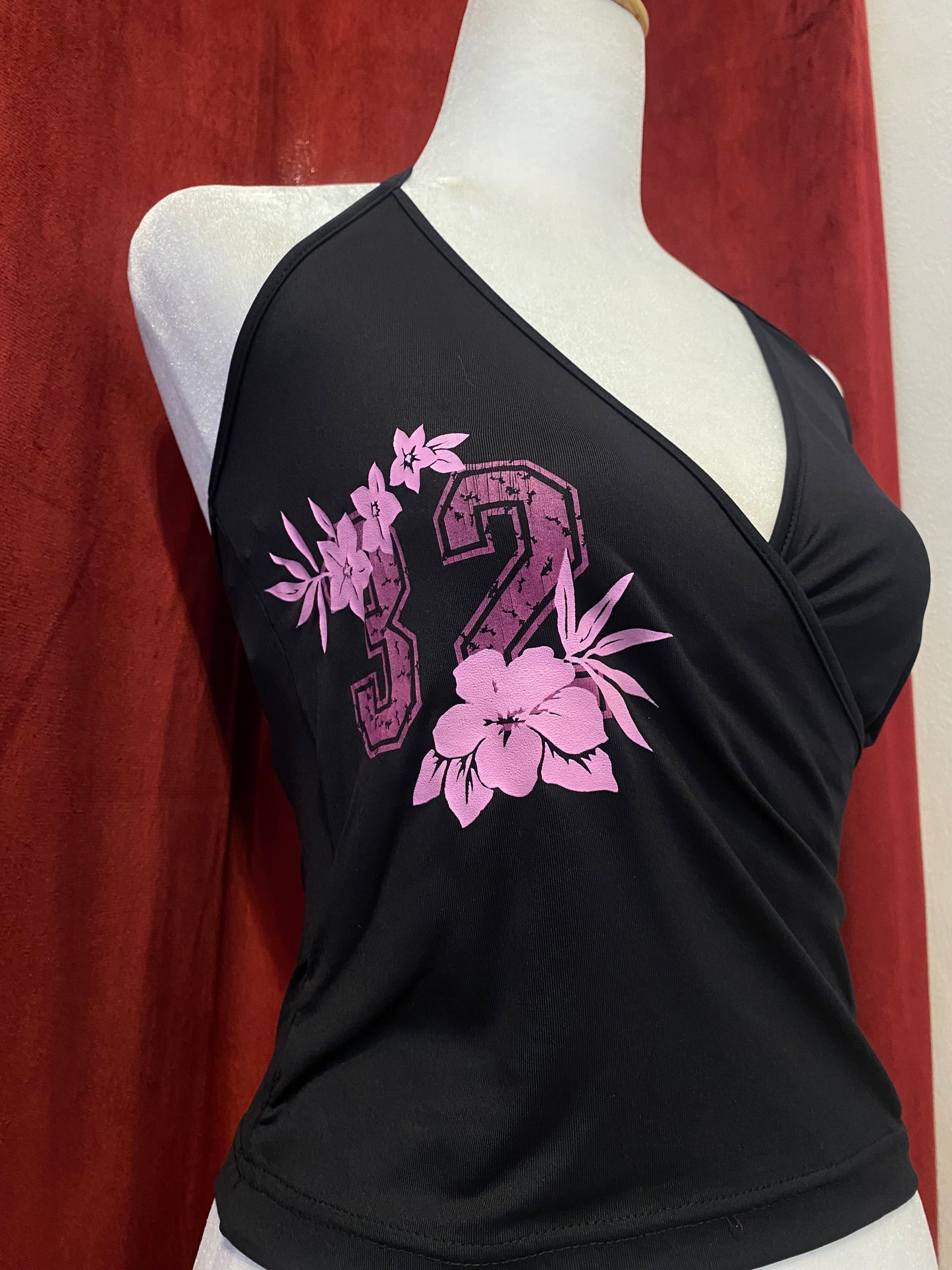 Black graphic halter top 🖤