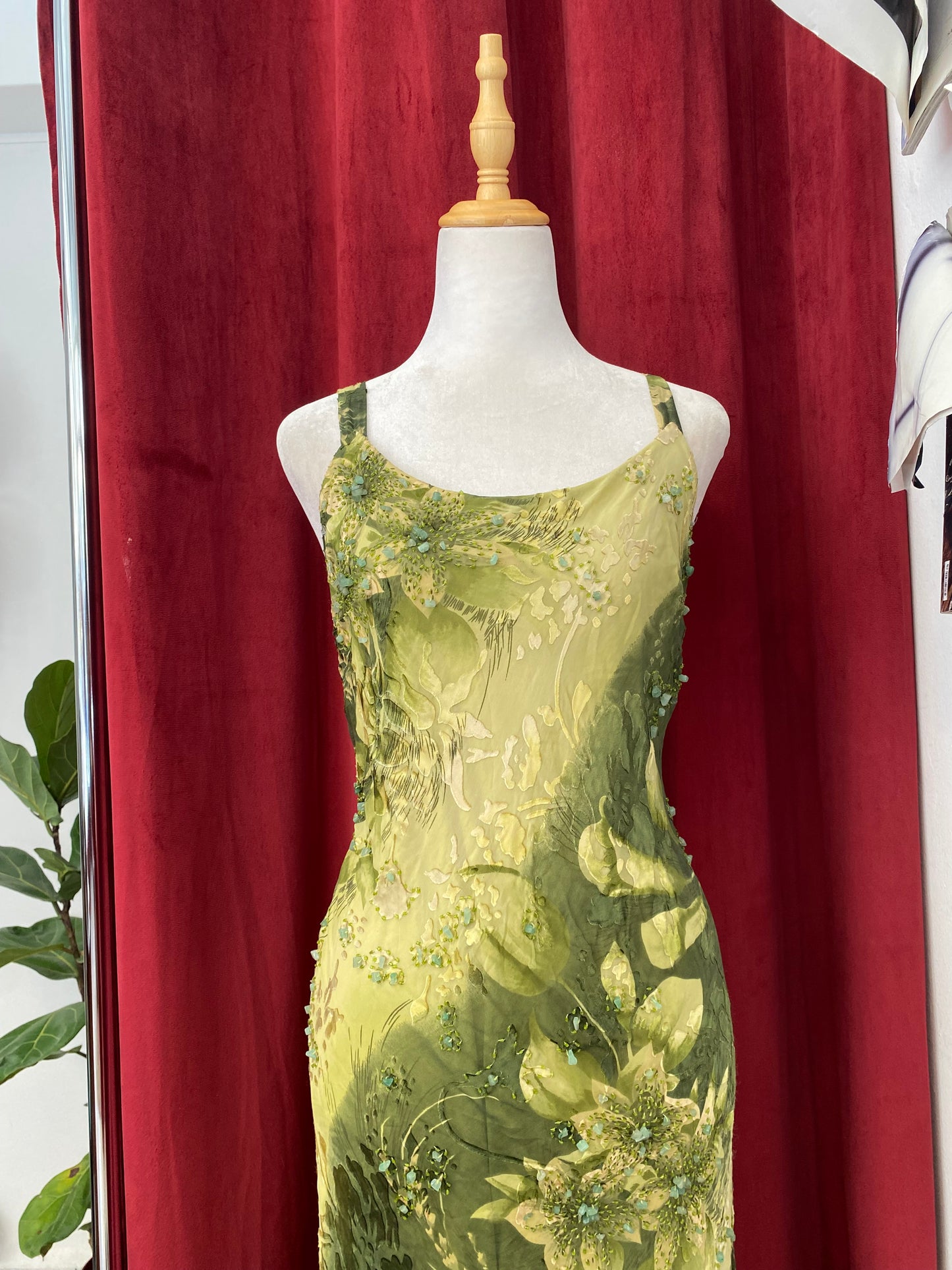 100% silk green ethereaal gown