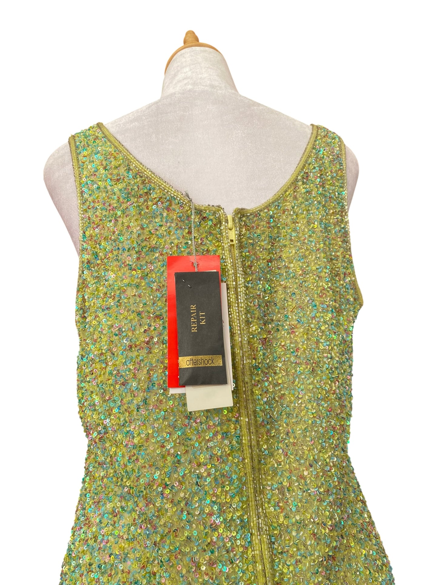 100% silk handbeaded green top 🧚