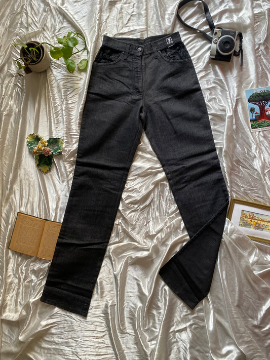 Dark 90s jeans with fur pockets