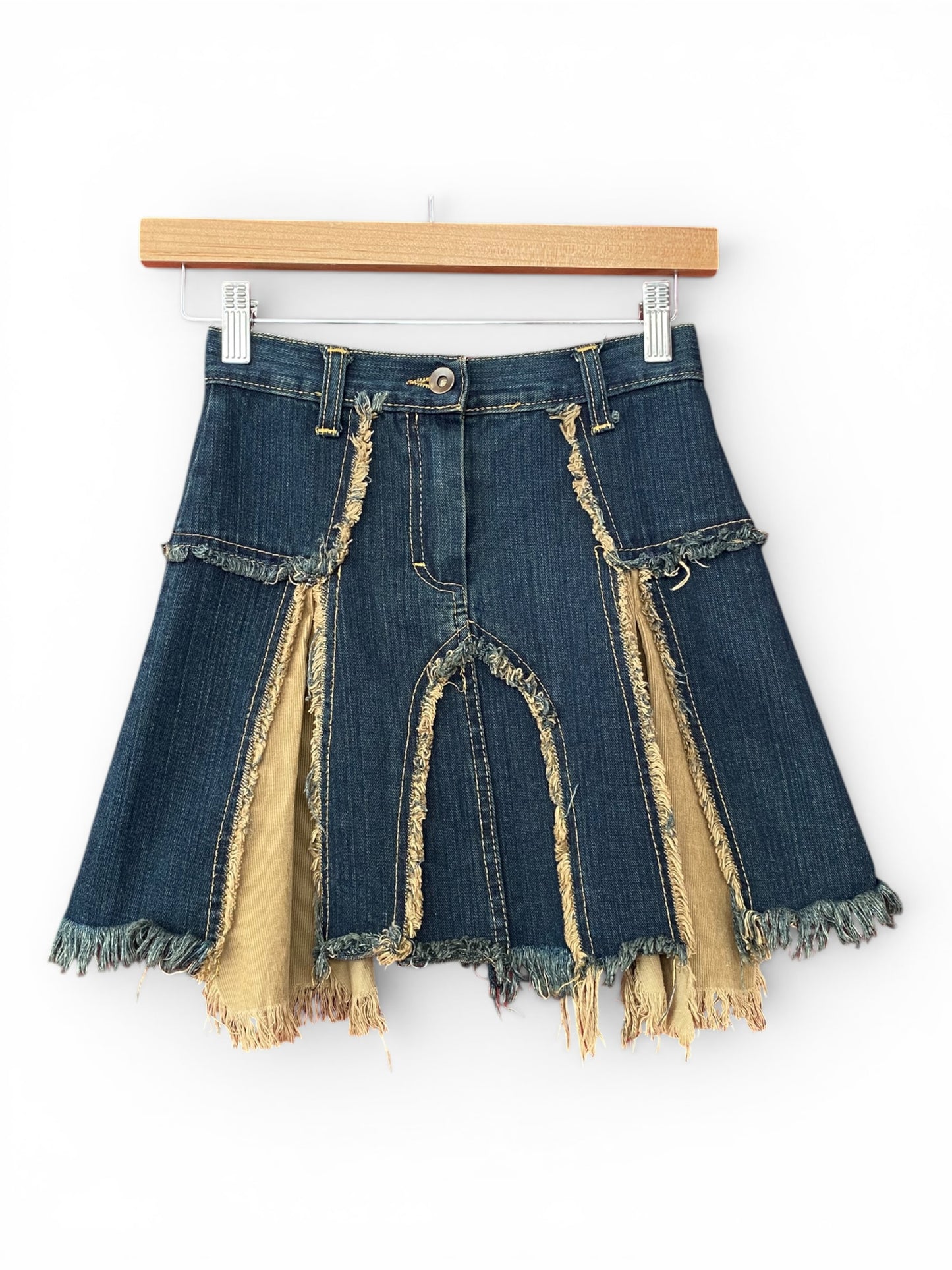 Pleated mini skirt 🦋
