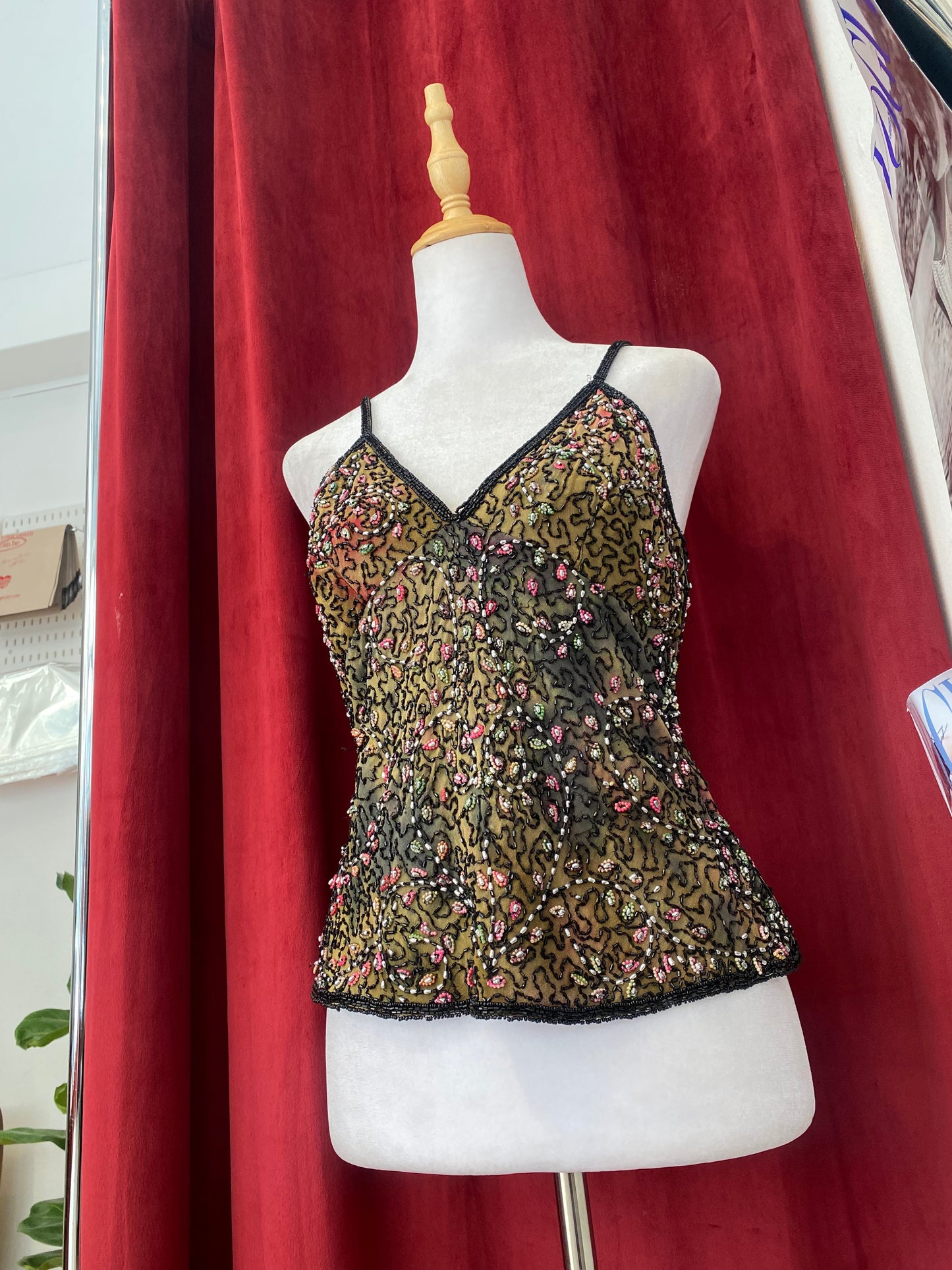 100% silk handbeaded top 🦚