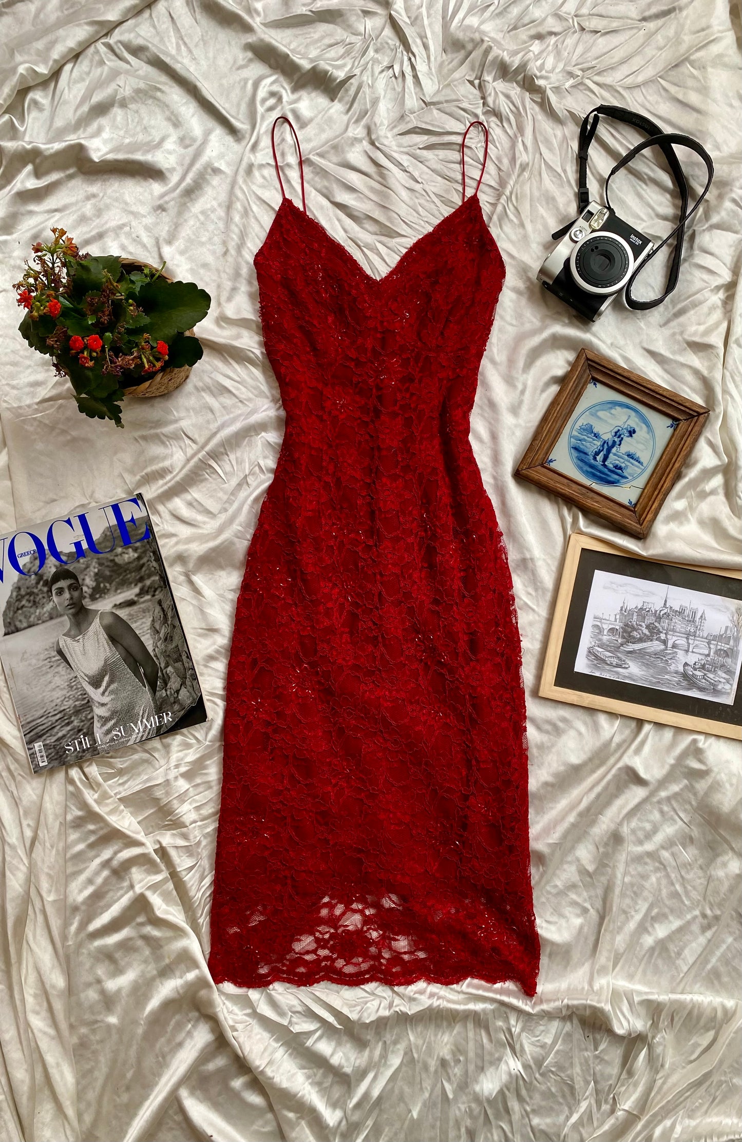 Red lace sequin bodycon dress 🌹