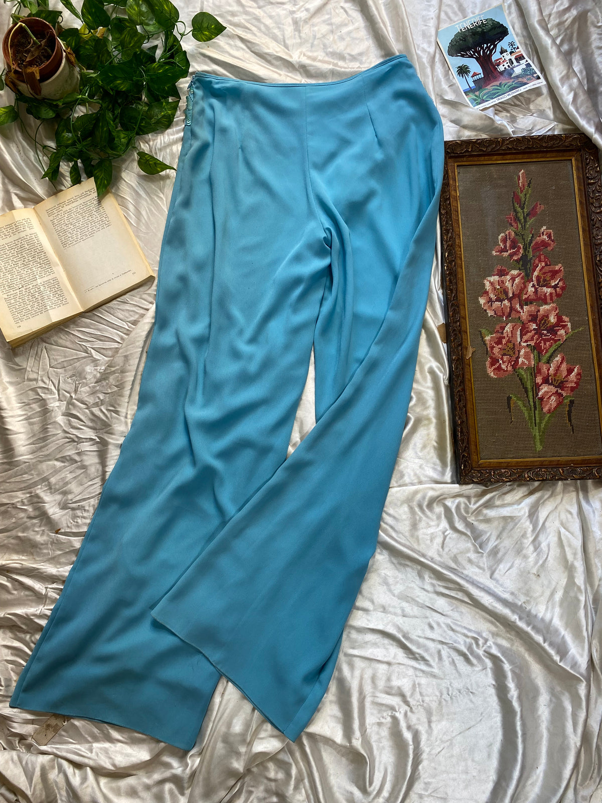 The jasmine set