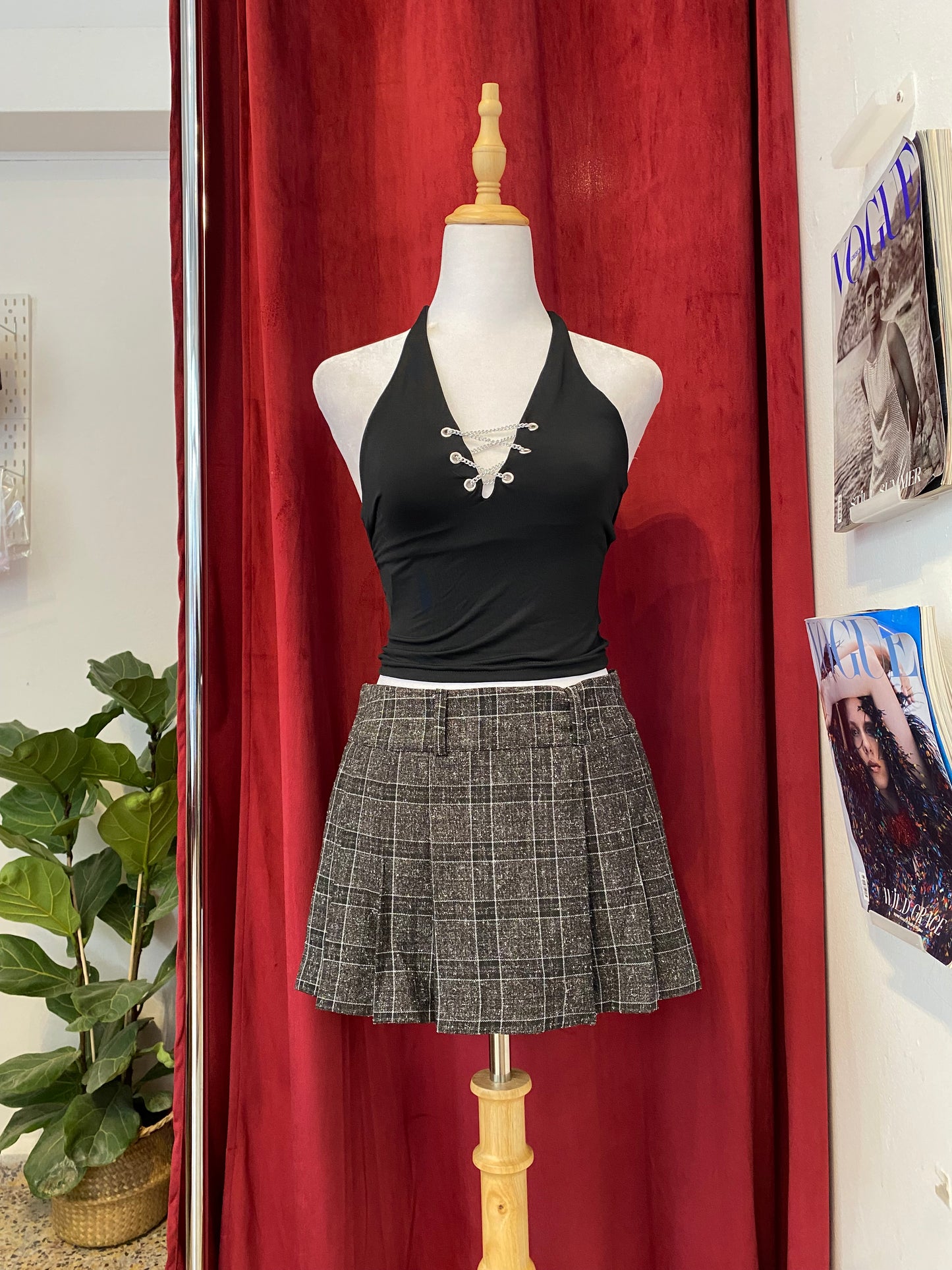 Mini pleated grey skirt