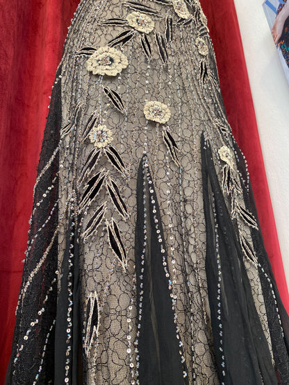 Lace brand new handcrafted gown with floral embellishments 🤍