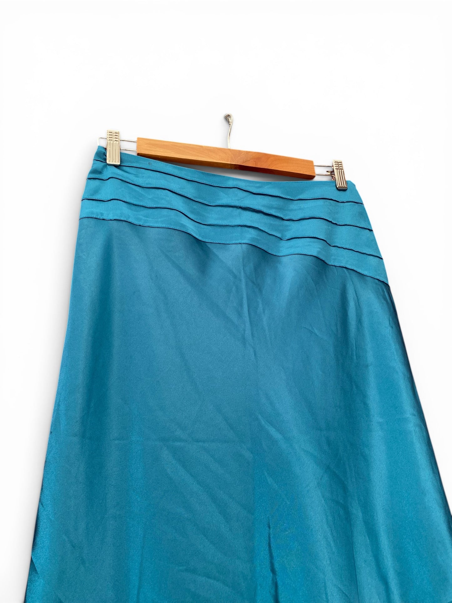 Rich blue satin skirt 🦋
