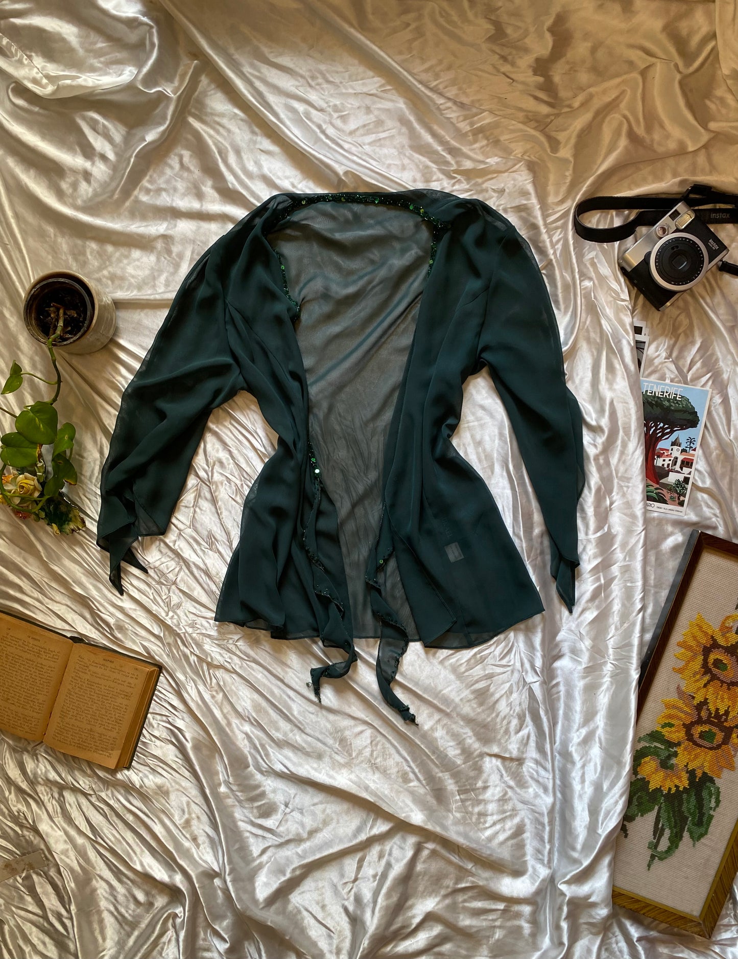 2 piece brand new emerald set with sequin details