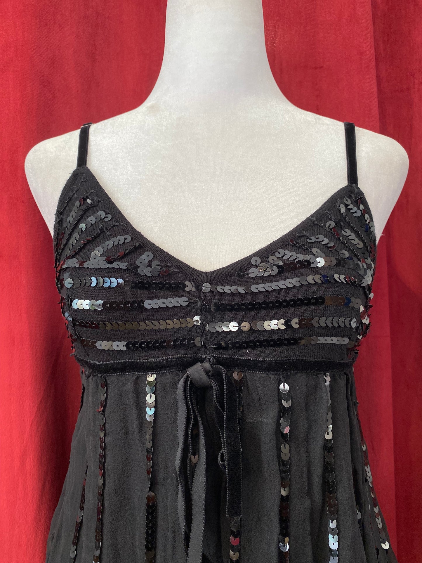 Velvet ethereal sequin top with bow detail🖤