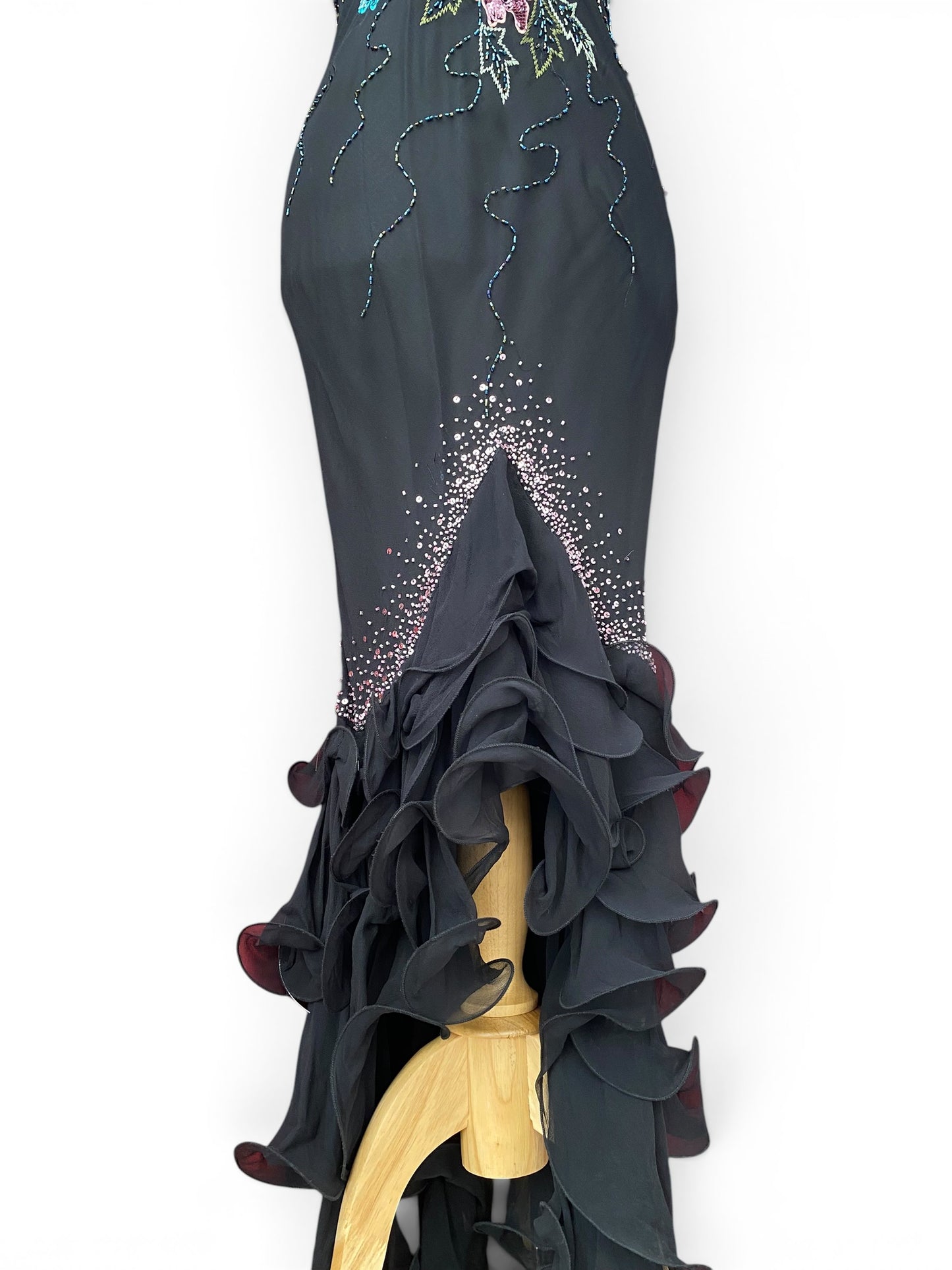 100% silk princess gown 🖤