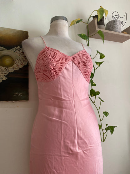 Dusty pink midi dress with crochet details