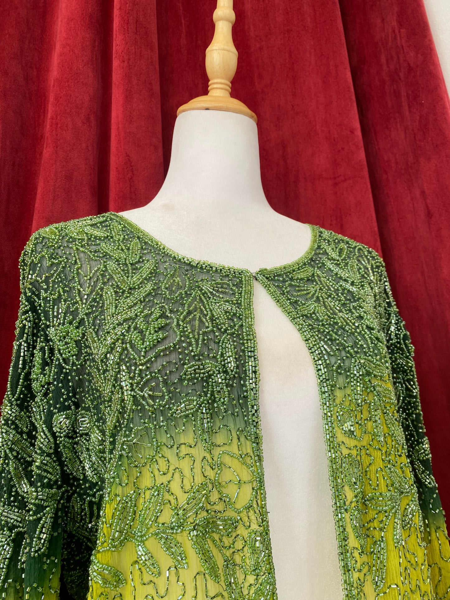 100% silk handbeaded luxurious cardigan 💚