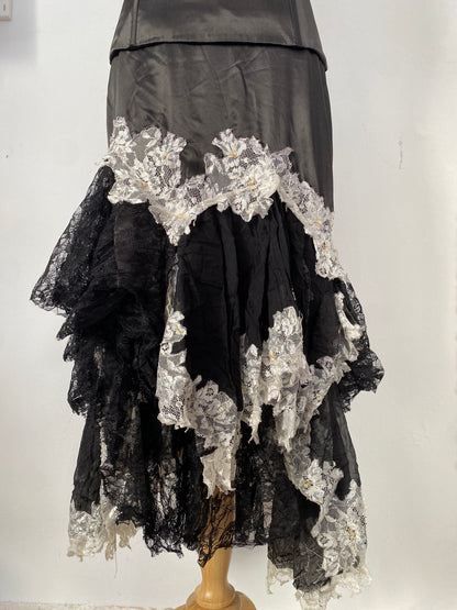 Brand new y2k set with ruffles and amazing lace details