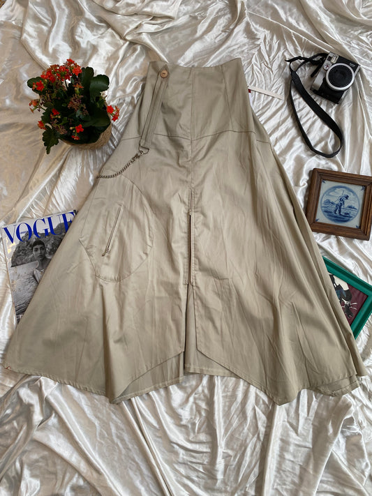 Brand new beige cargo skirt with zipper details