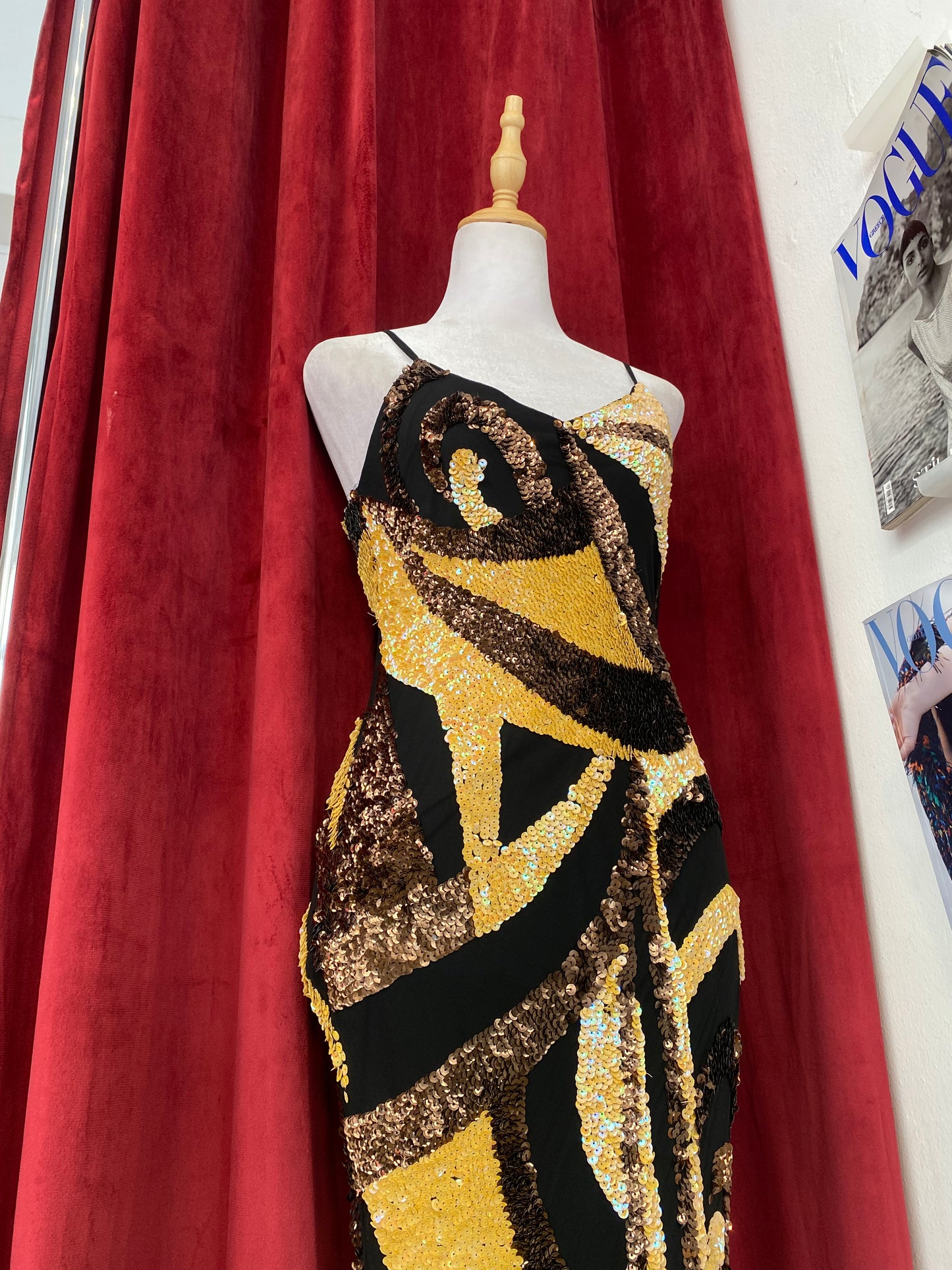 100% silk brand new handcrafted sequin multicoloured gown 🖤