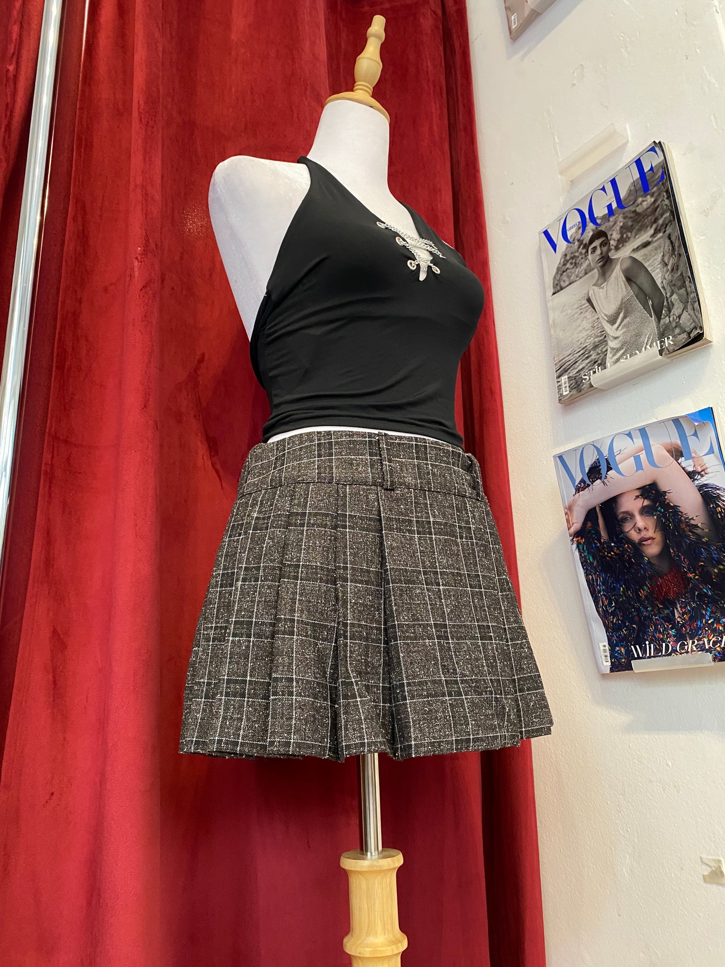 Mini pleated grey skirt