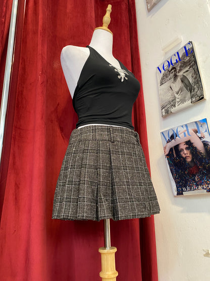 Mini pleated grey skirt