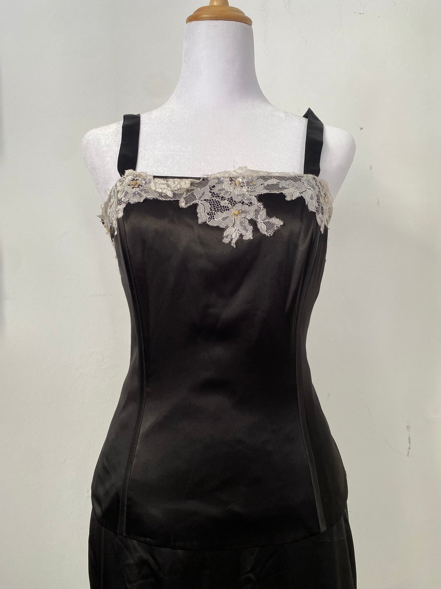 Brand new y2k set with ruffles and amazing lace details