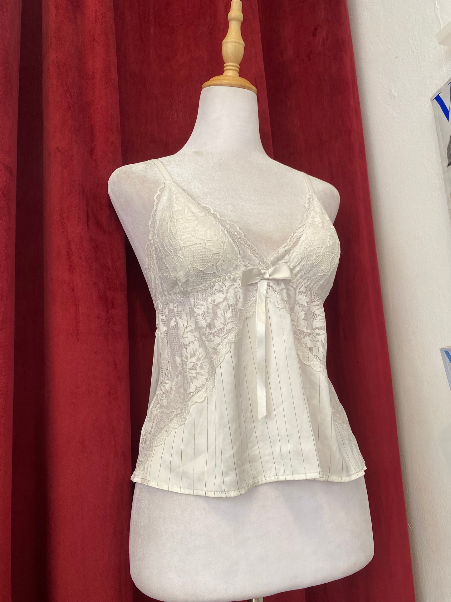 White lace corset top 🤍