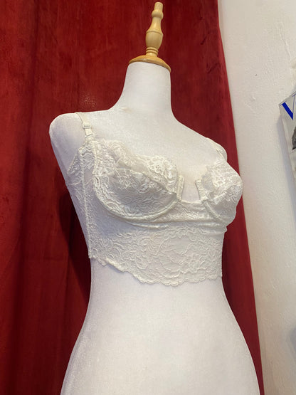 White dreamy  lace corset 🤍