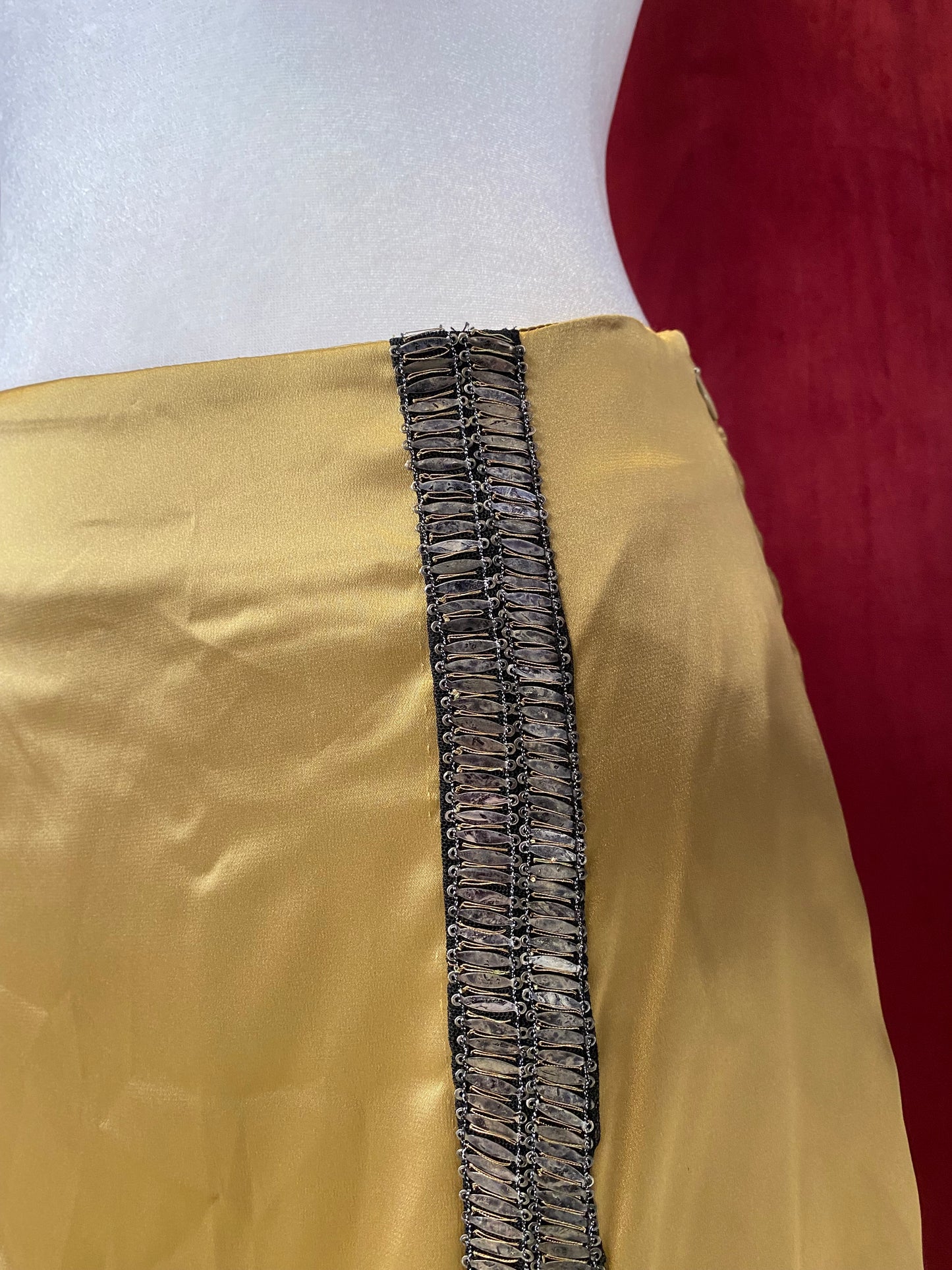 Brand new satin Toi&Moi gold skirt