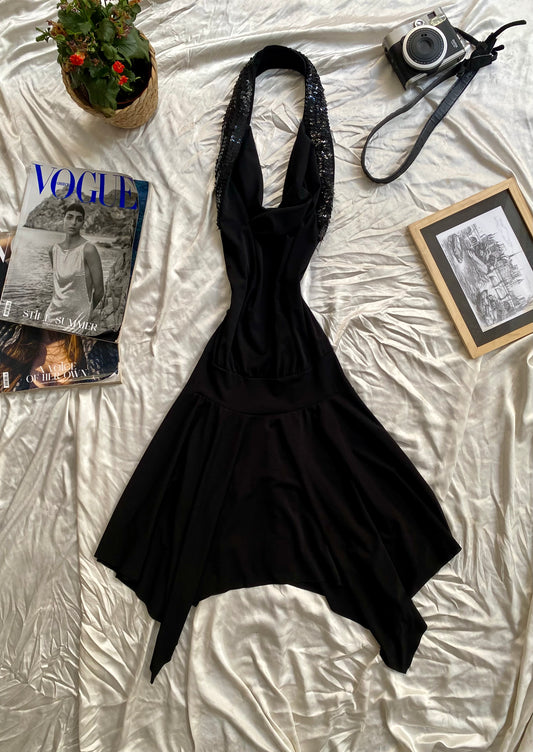 The ultimate y2k open back dress 🖤