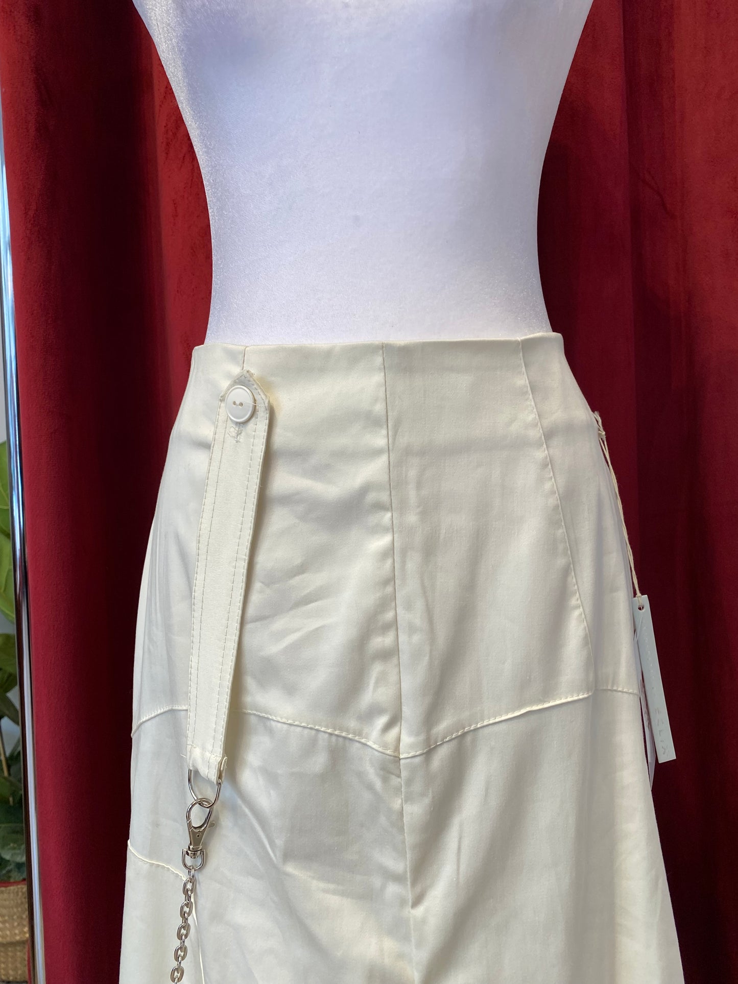 Brand new White cargo maxi skirt with zipper details