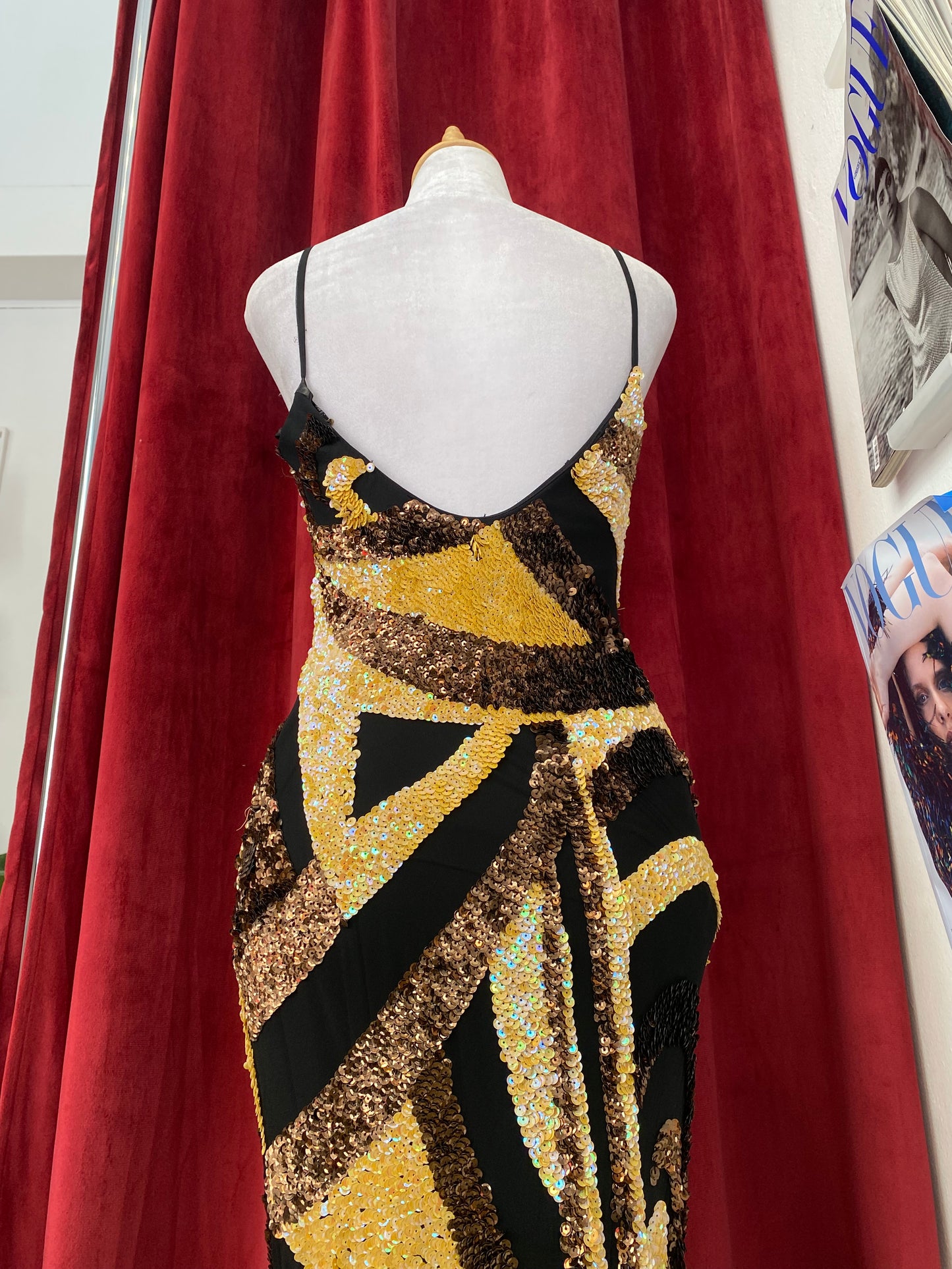 100% silk brand new handcrafted sequin multicoloured gown 🖤