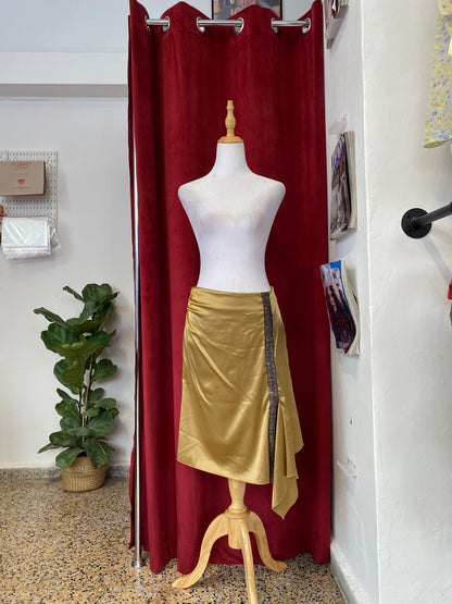 Brand new satin Toi&Moi gold skirt