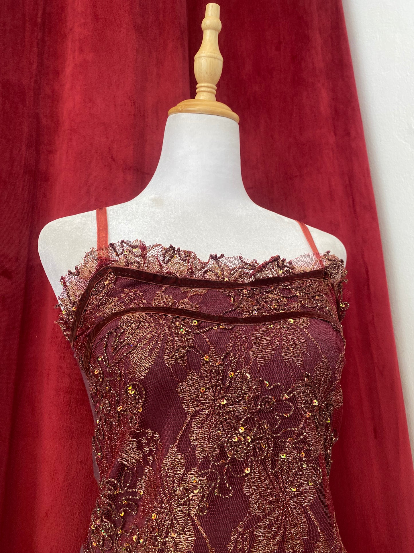 Burgundy top with gold lace ✨