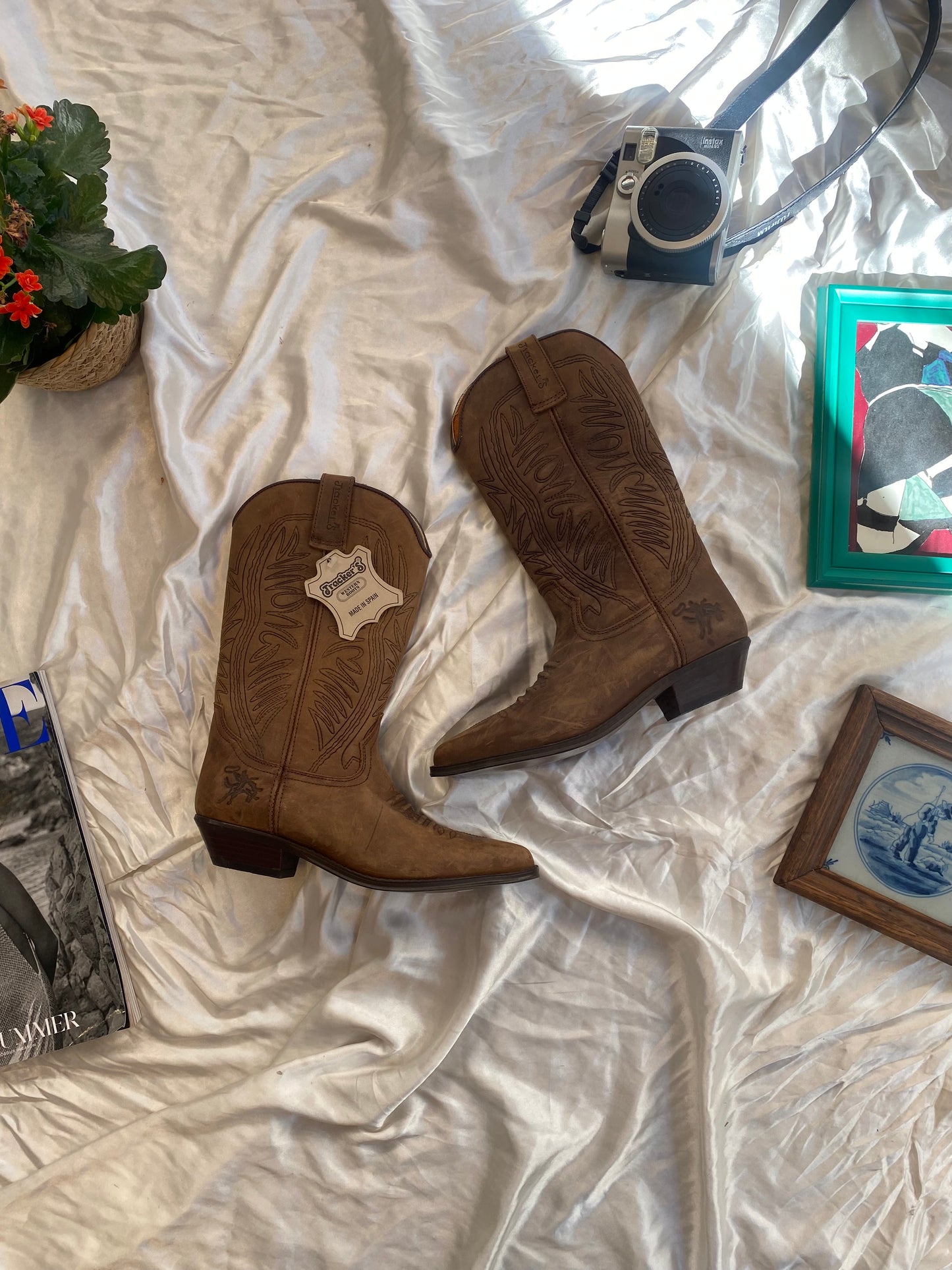 Suede brand new vintage brown cowboy boots