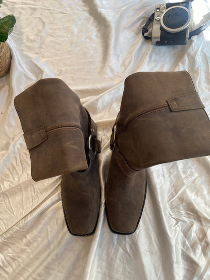 Leather brand new vintage brown boots