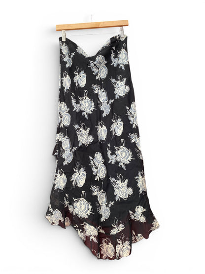 Midi ethereal floral skirt 🖤