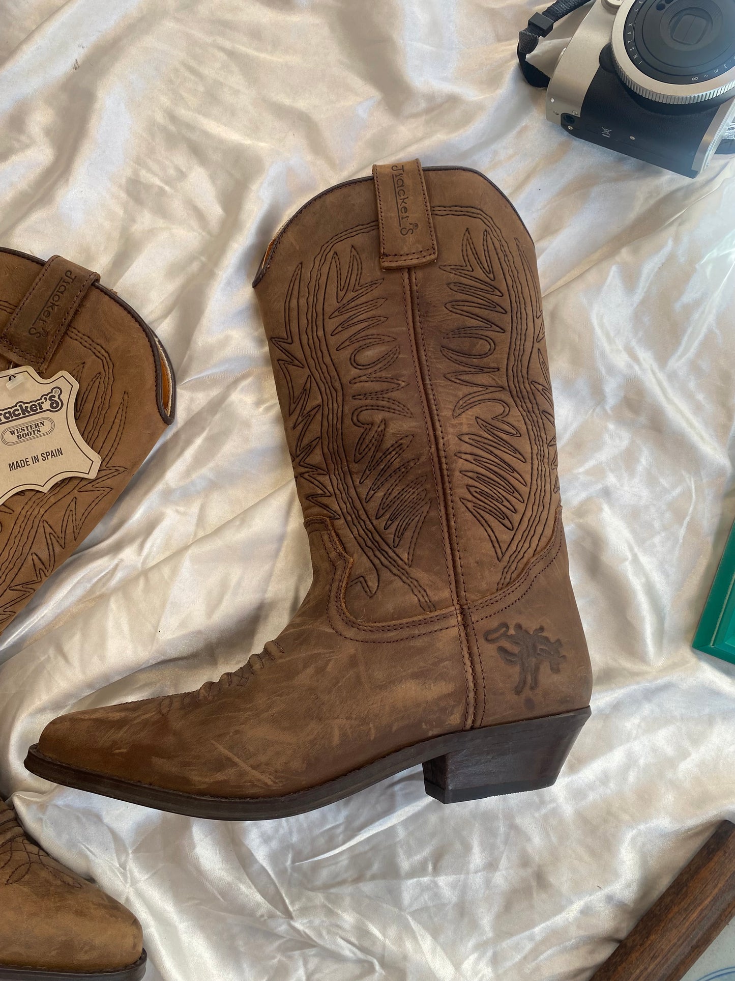 Suede brand new vintage brown cowboy boots