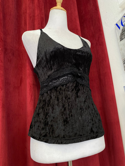 Black velvet top with bow and lace details 🖤