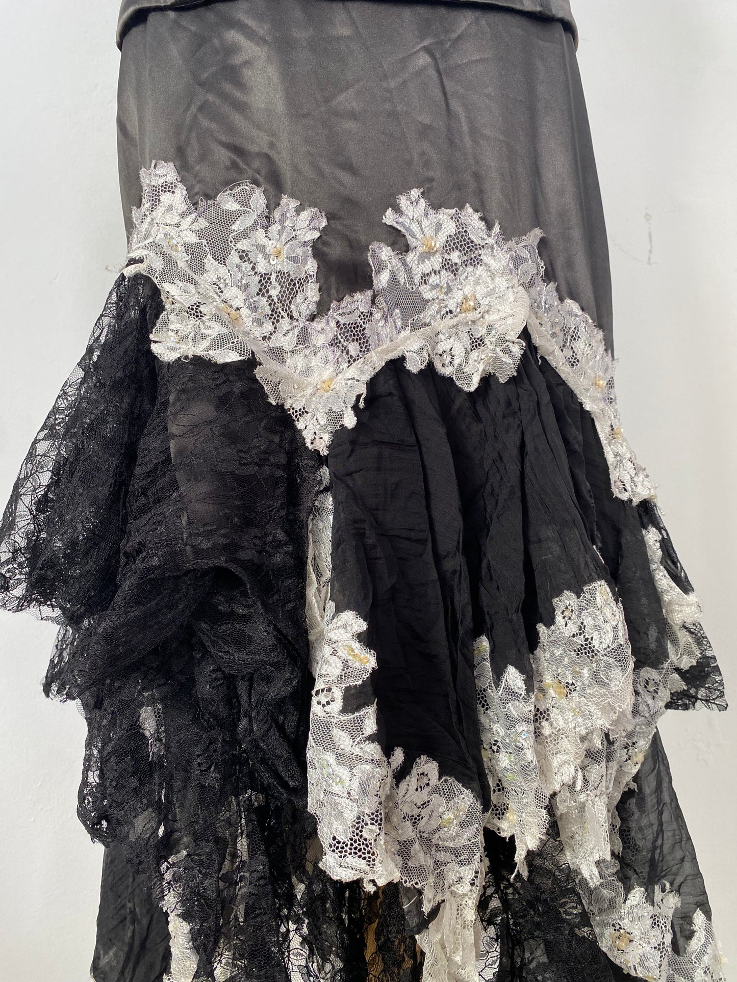 Brand new y2k set with ruffles and amazing lace details