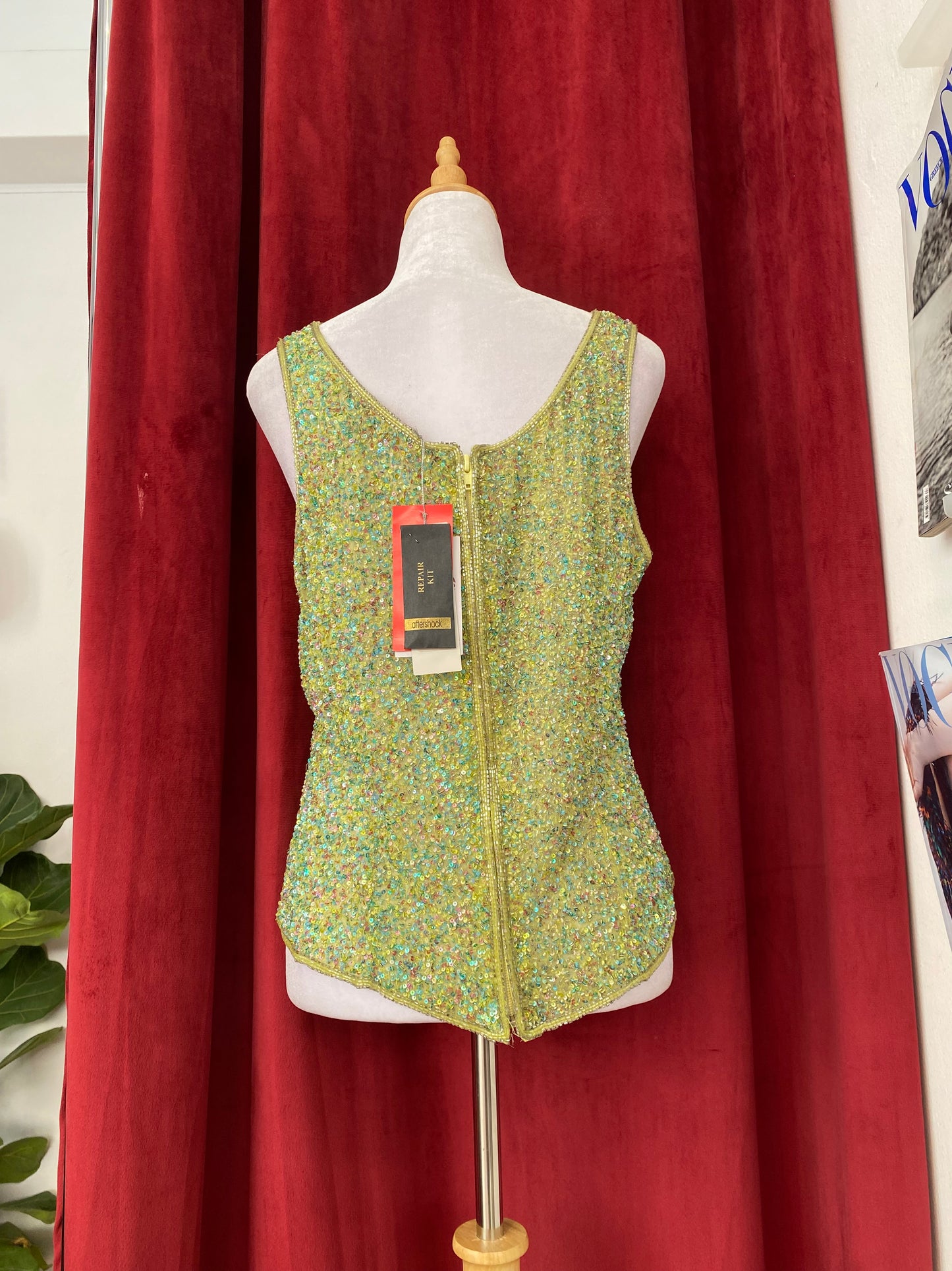 100% silk handbeaded green top 🧚