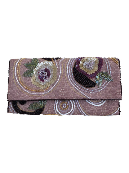 The ultimate summer clutch