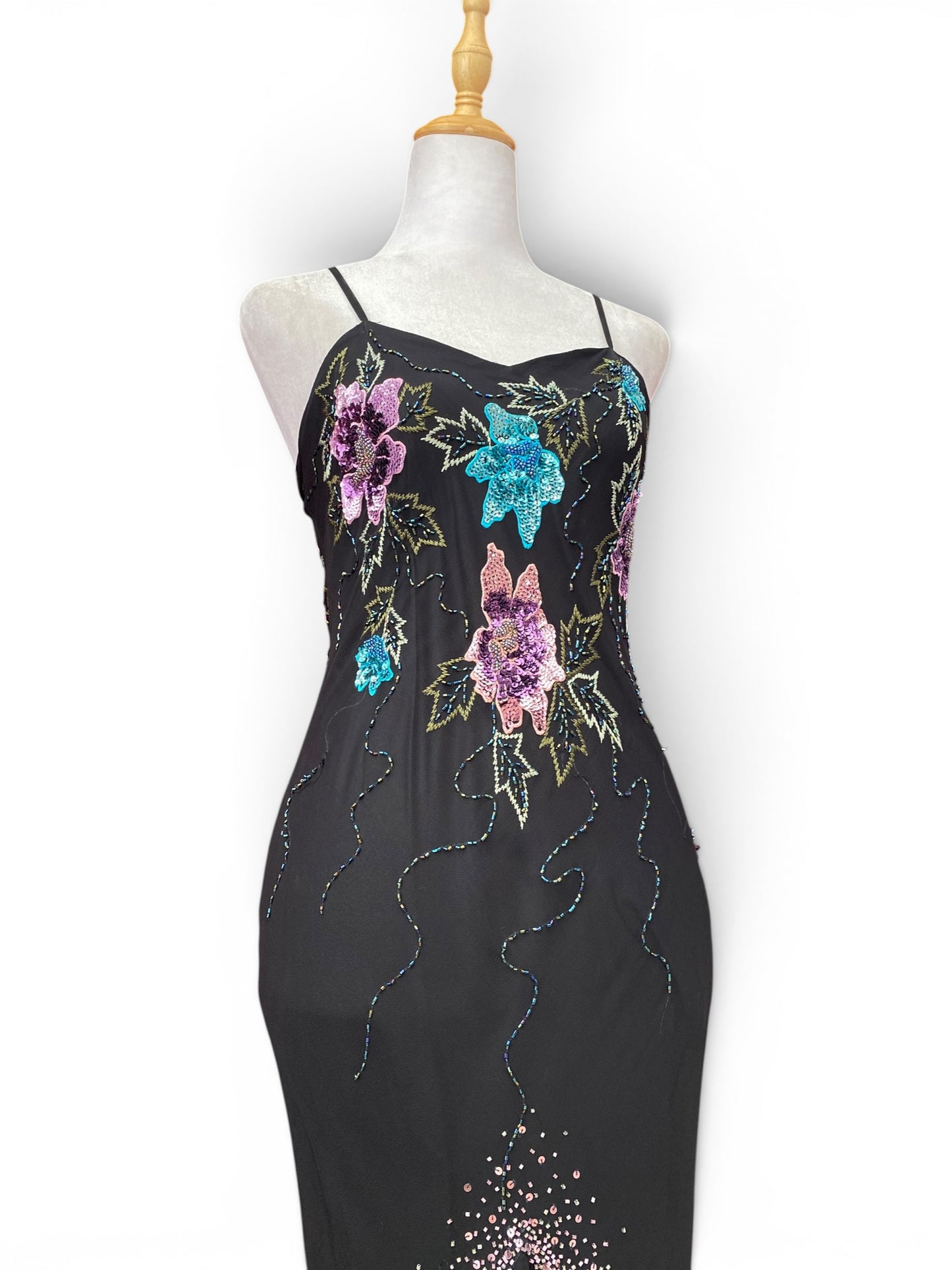 100% silk princess gown 🖤