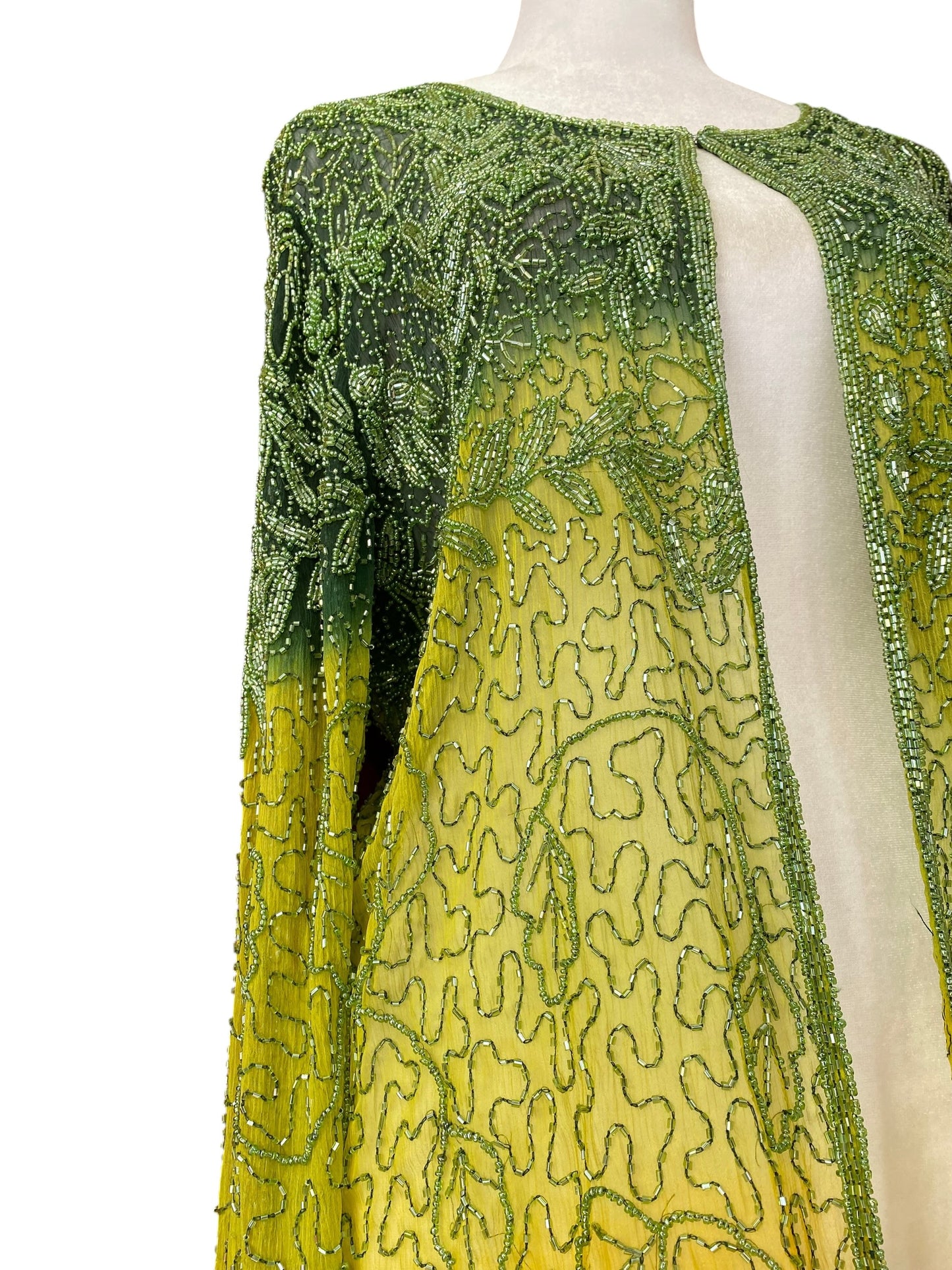100% silk handbeaded luxurious cardigan 💚