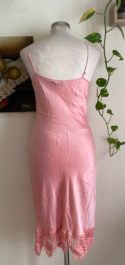 Dusty pink midi dress with crochet details