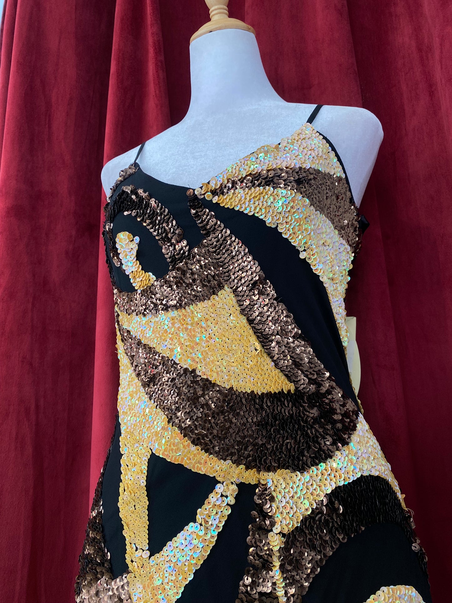 100% silk brand new handcrafted sequin multicoloured gown 🖤