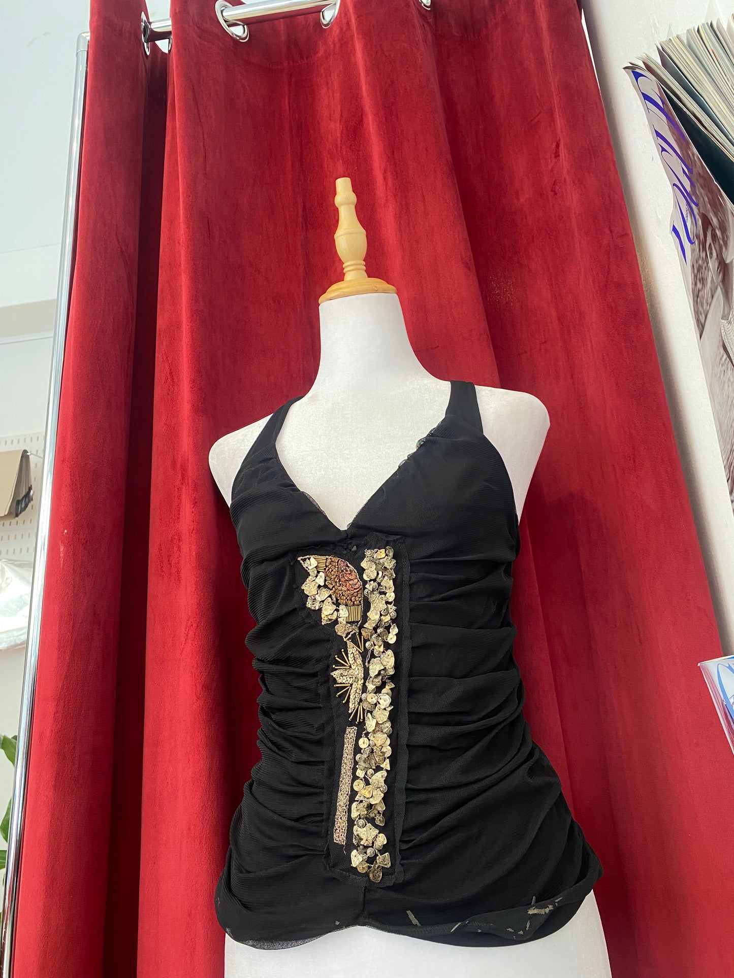 Black tight rushed up top ♟️