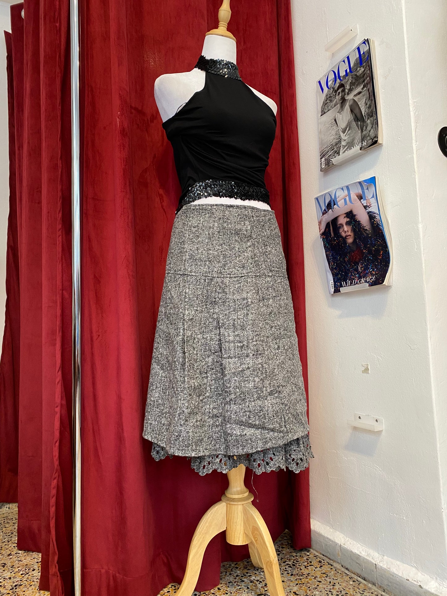 Grey midi skirt with lace details on the bottom