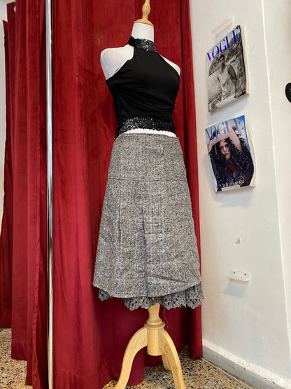 Grey midi skirt with lace details on the bottom