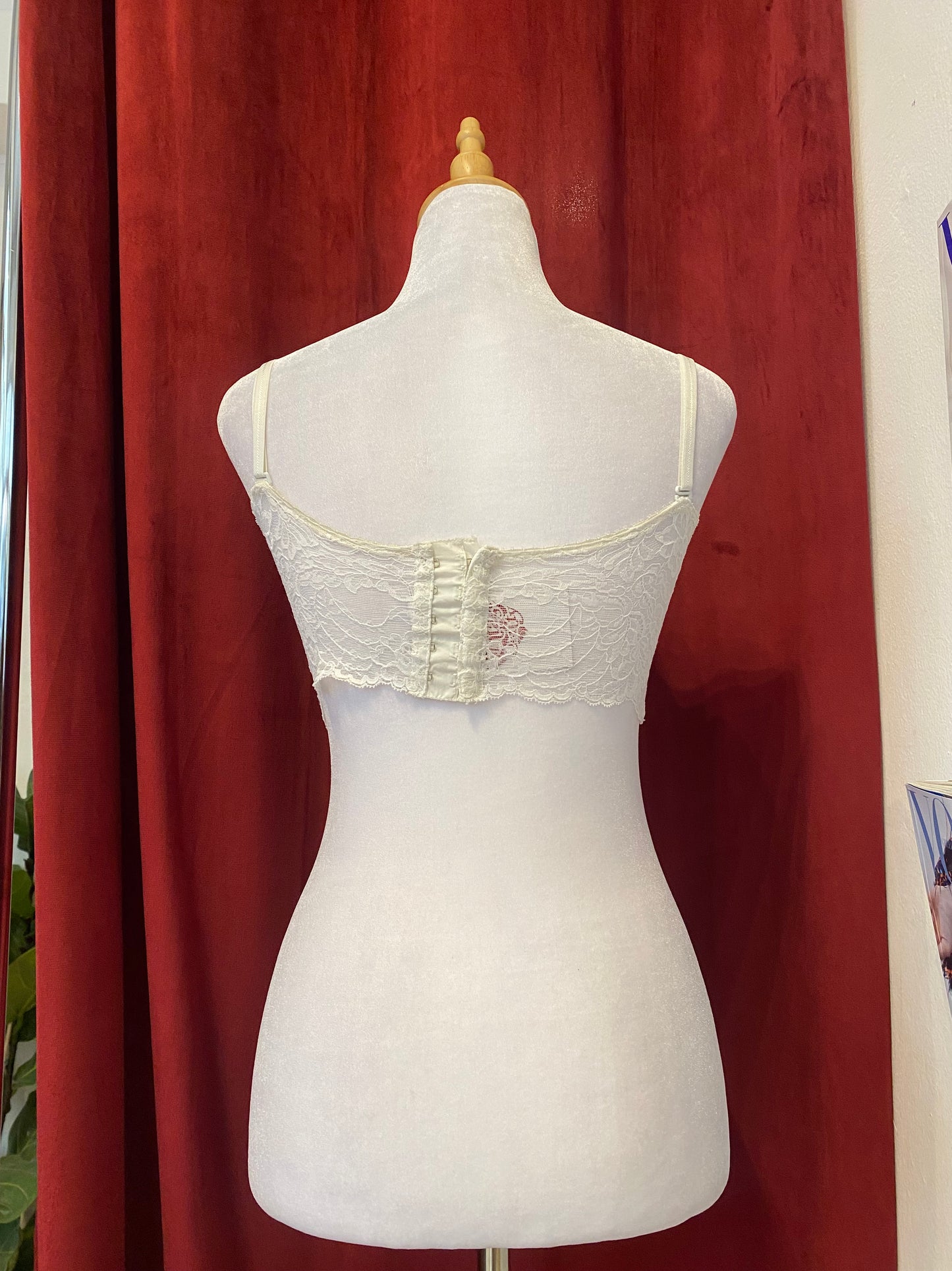 White dreamy  lace corset 🤍